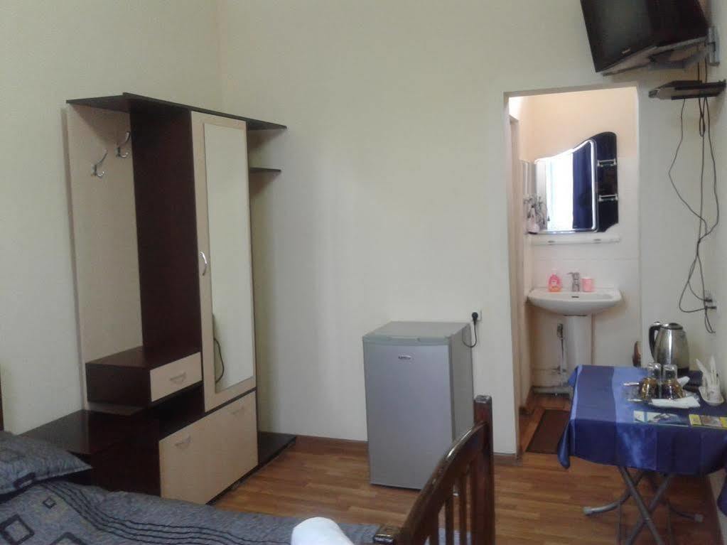 Gis Guest House Tbilisi Ngoại thất bức ảnh