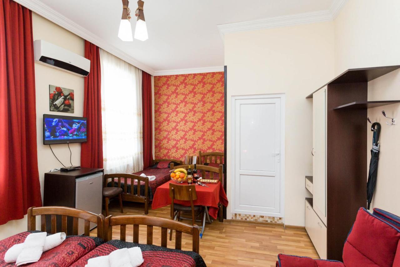 Gis Guest House Tbilisi Ngoại thất bức ảnh